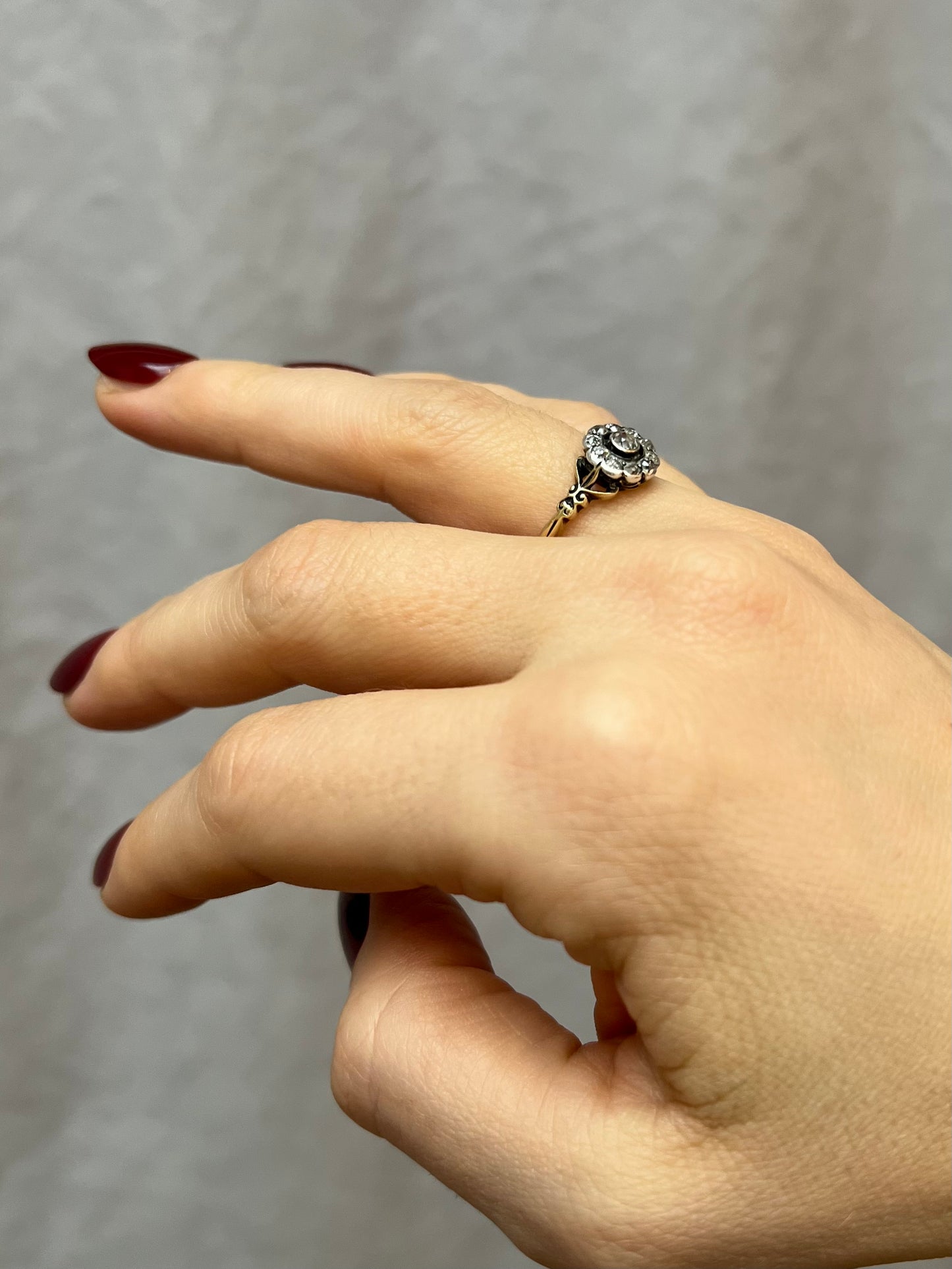 Antique Daisy Diamond Cluster Ring